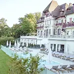 Le Chateau De La Tour Hotel