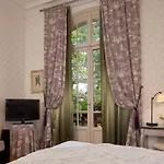 Le Chateau De La Tour Hotel