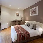 Le Chateau De La Tour Hotel