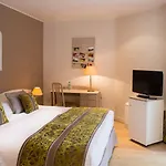 Hotel Le Chateau De La Tour 4*