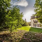 Hotel Le Chateau De La Tour