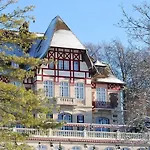 Le Chateau De La Tour Hotel Gouvieux