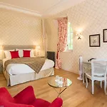 Hotel Le Chateau De La Tour Gouvieux
