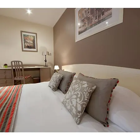 Hotel Le Chateau De La Tour