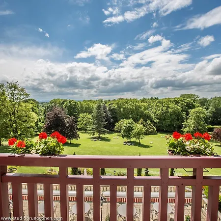 Le Château De La Tour 4*