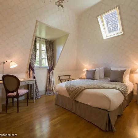 Le Château De La Tour