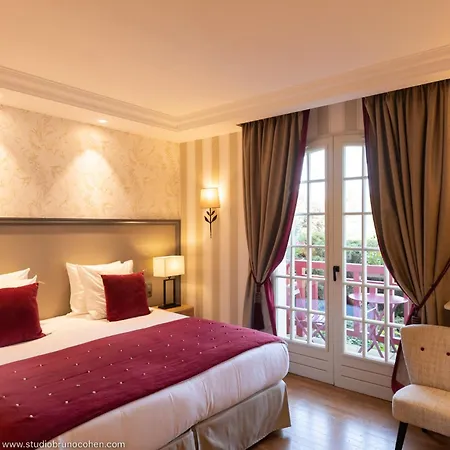Otel Le Chateau De La Tour Gouvieux