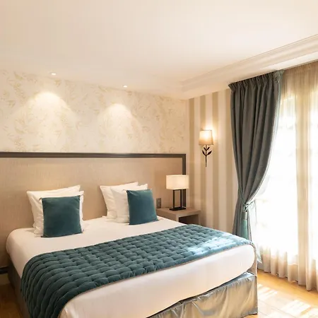 Hotel Le Chateau De La Tour Gouvieux