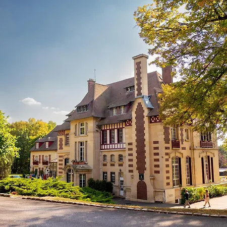 Hotel Le Château De La Tour 4*