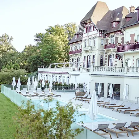 Le Chateau De La Tour Hotel
