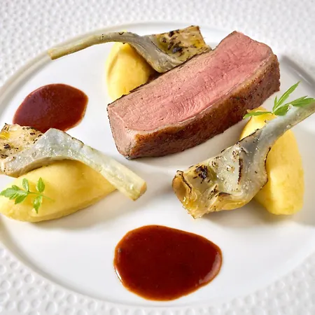 Hotel Le Chateau De La Tour 4*