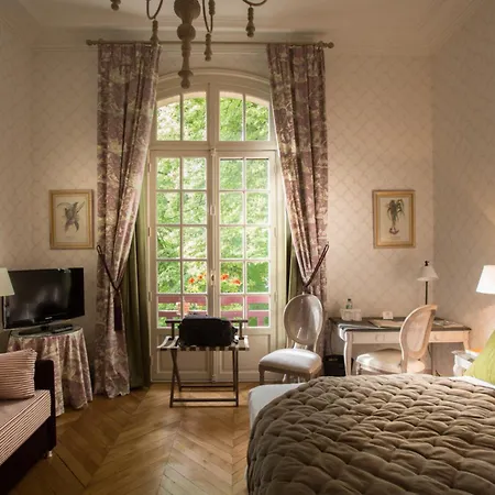 Hotel Le Chateau De La Tour Gouvieux