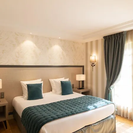 Hotel Le Chateau De La Tour 4*