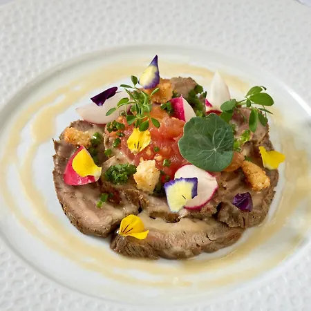 Hotel Le Château De La Tour 4*