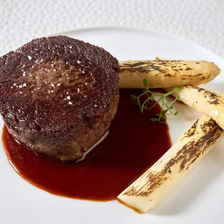 Hotel Le Château De La Tour 4*