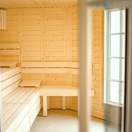 Hotel Le Chateau De La Tour 4*