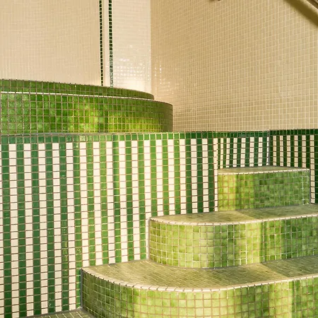 Hotel Le Chateau De La Tour 4*