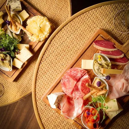 Le Chateau De La Tour Hotel Gouvieux