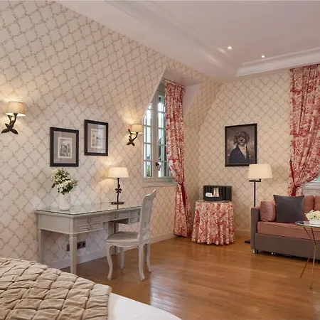 Le Chateau De La Tour Hotel 4*