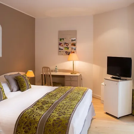 Hotel Le Chateau De La Tour 4*