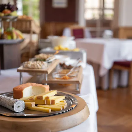 Le Chateau De La Tour 4*