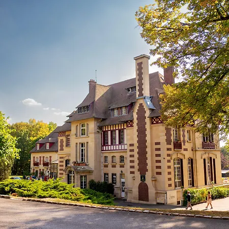 Otel Le Chateau De La Tour Gouvieux
