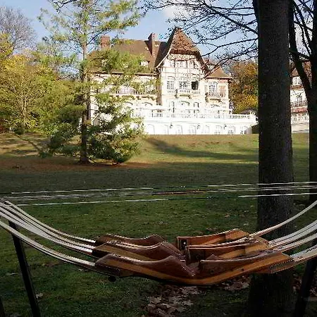 Le Chateau De La Tour Gouvieux