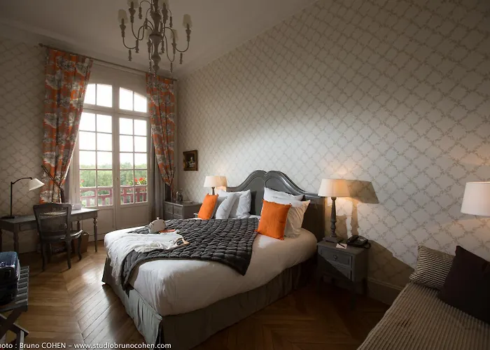 Le Chateau De La Tour Hotel