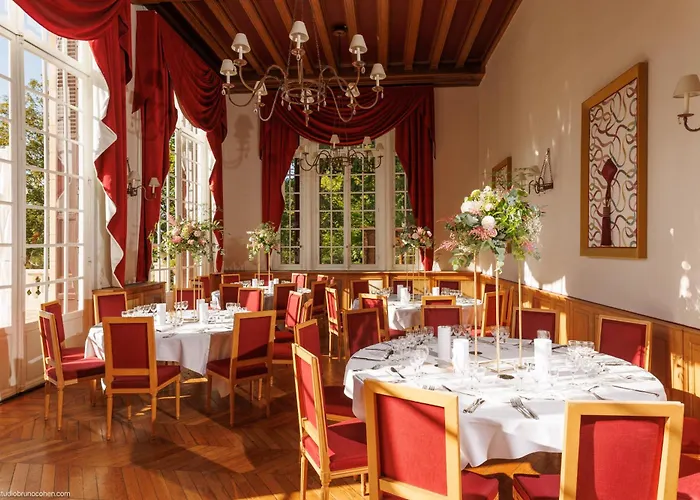 Le Chateau De La Tour