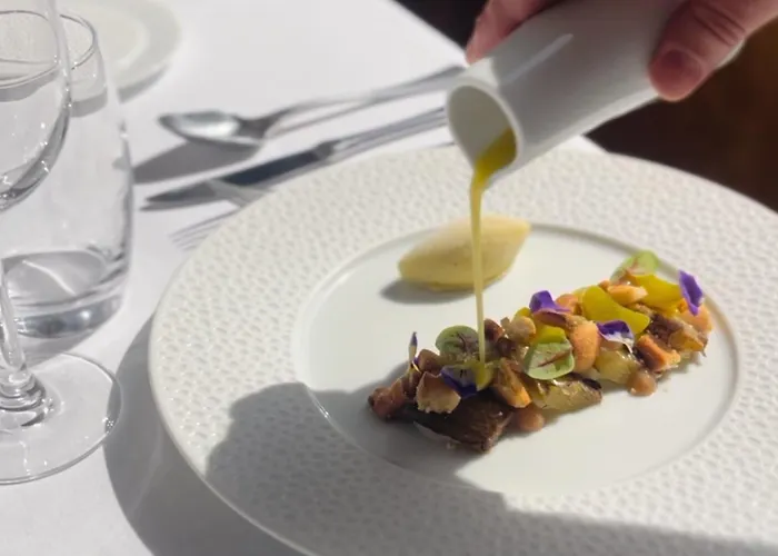 Hotel Le Chateau De La Tour Gouvieux