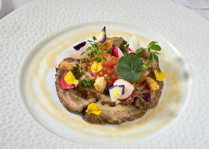 Hotel Le Chateau De La Tour 4*