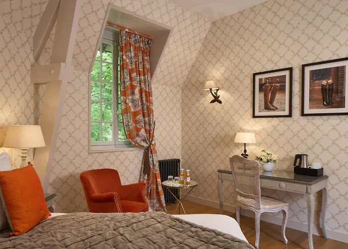 Le Chateau De La Tour Hotel 4*