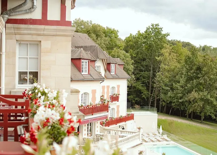 Le Chateau De La Tour Hotel Gouvieux