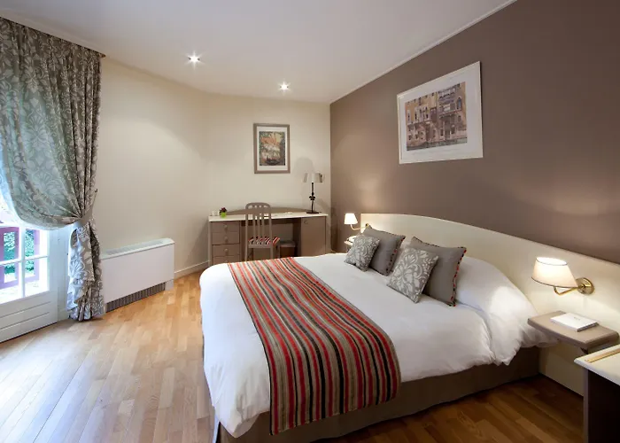 Le Chateau De La Tour Hotel