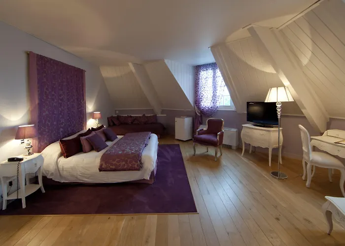 Le Chateau De La Tour Hotel