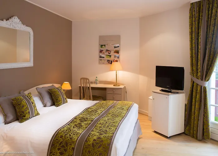 Hotel Le Chateau De La Tour 4*