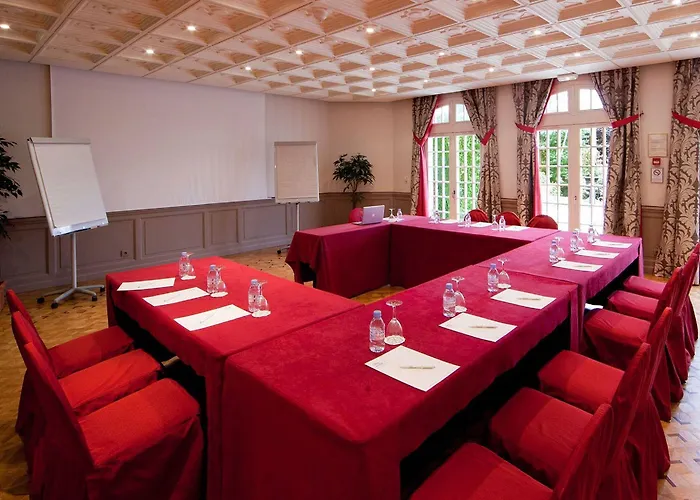 Le Chateau De La Tour Hotel Gouvieux