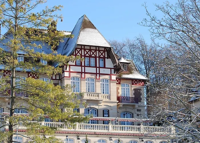 Le Chateau De La Tour Hotel Gouvieux