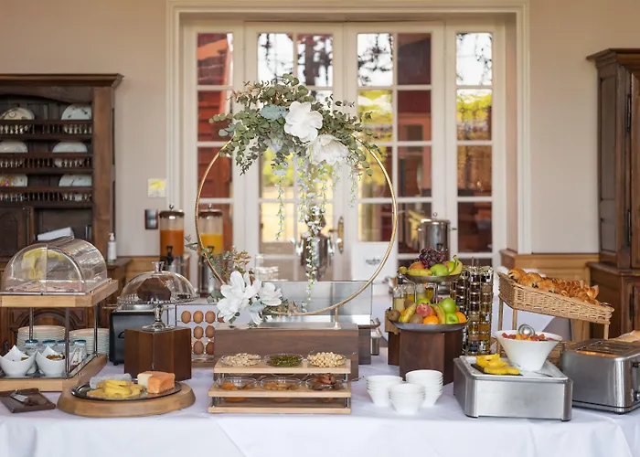 Le Chateau De La Tour Hotel