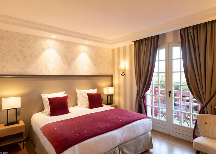 Le Chateau De La Tour Gouvieux