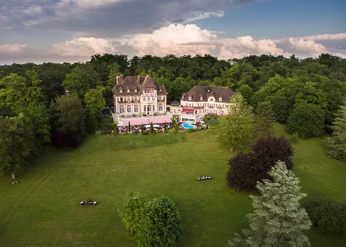 Le Chateau De La Tour 4*